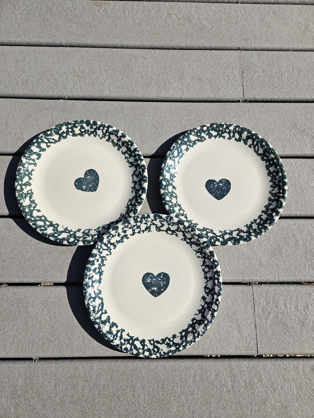 Tienshan Folk Craft HEART Stoneware Green Sponge Border Dinner Plate Set of 3